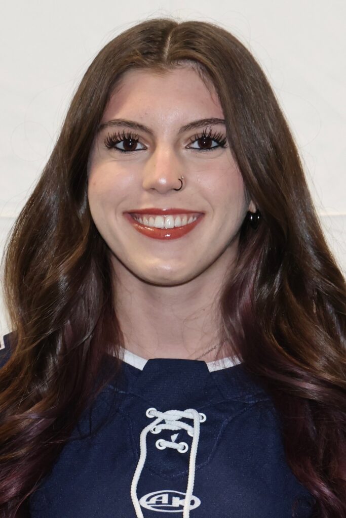 Olivia Laraia headshot